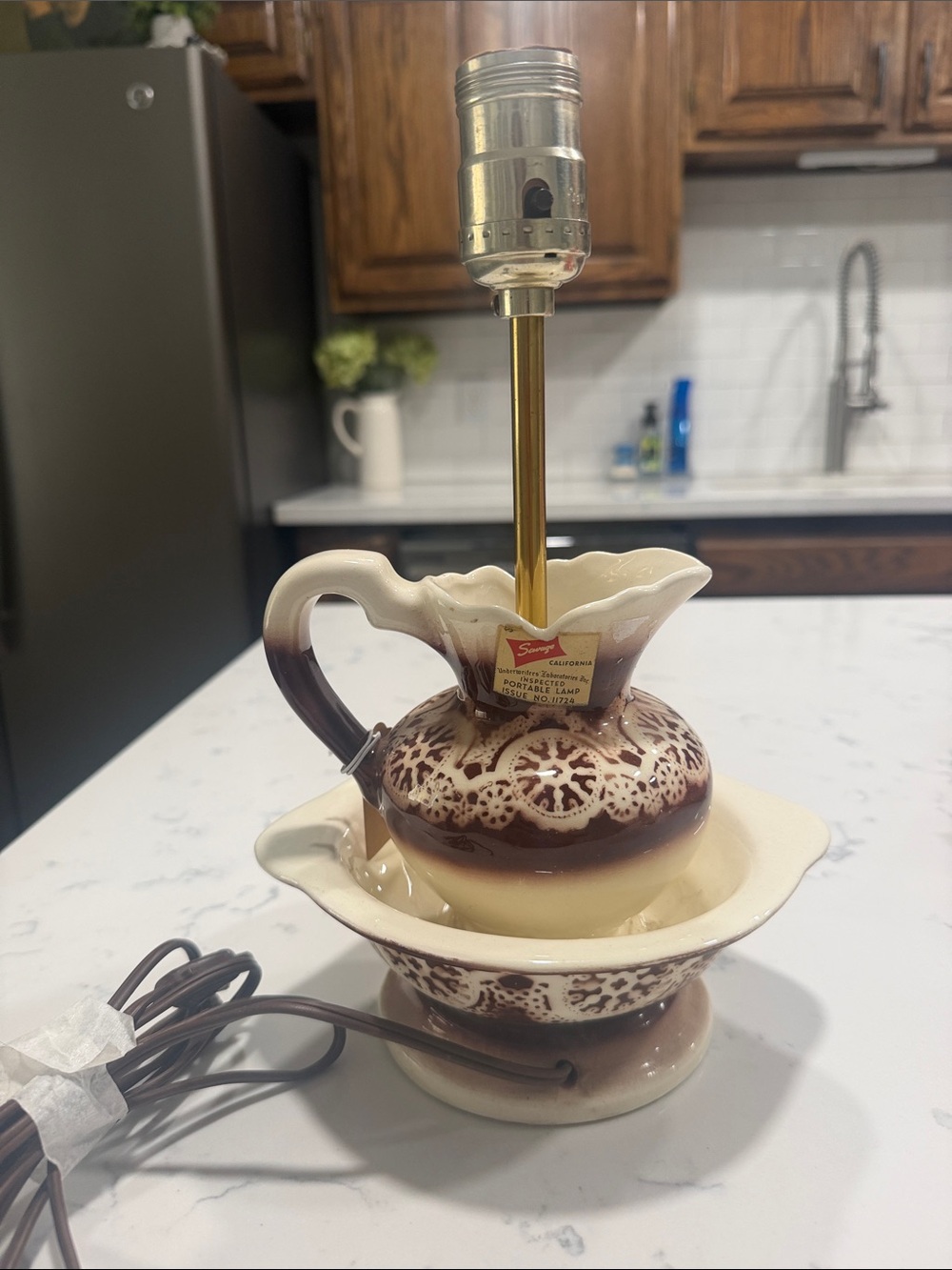 Vintage Ceramic Pitcher & Basin Table Lamp in Brown and Cream